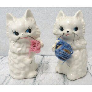 Enesco Vintage Cat Kitten Salt and Pepper Shakers Ball of Yarn Japan MCM